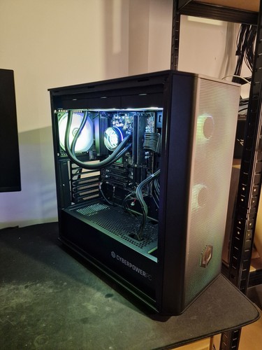 Cyberpower gaming 9800x3d - pc,